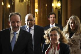 AJUDA EXTERNA: PRIMEIRA VISITA DA ‘TROIKA’ VAI OCORRER DEPOIS DA ENTREGA DO OE2015 — FINANÇAS