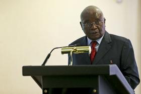 PRESIDENTE MOÇAMBICANO RECUSA CARRO TOPO DE GAMA OFERECIDO POR EMPRESÁRIOS