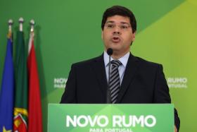 PS EXIGE QUE GOVERNO CLARIFIQUE SE VAI MANTER CES NO ORÇAMENTO PARA 2015