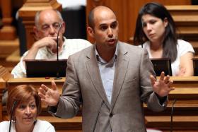 PEDRO FILIPE SOARES APRESENTA MOÇÃO E CANDIDATURA À LIDERANÇA DO BE