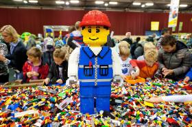 PORTUGUESA QUE DIRIGE 180 CRIATIVOS NA LEGO DIZ QUE ‘DESIGN’ É ESSENCIAL AO DESENVOLVIMENTO