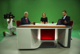 SEGURO E COSTA DIVERGEM SOBRE SOLUÇÕES PARA O PESO DA DÍVIDA