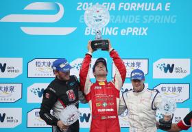 LUCAS DI GRASSI FAZ HISTÓRIA AO VENCER PRIMEIRA CORRIDA DE SEMPRE DE FÓRMULA E