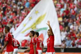 BENFICA DEFENDE LIDERANÇA ISOLADA NA VISITA AO ESTORIL