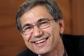 ESCRITOR ORHAN PAMUK RECEBE O PRÉMIO EUROPEU HELENA VAZ DA SILVA EM LISBOA
