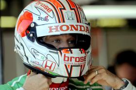 TIAGO MONTEIRO NO PÓDIO DA SEGUNDA CORRIDA DO MUNDIAL DE TURISMOS EM XANGAI