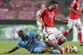 FUTEBOLISTA DO BENFICA SAMARIS ENTRE OS CONVOCADOS DA GRÉCIA