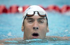 MICHAEL PHELPS SEIS MESES SUSPENSO E EXCLUÍDO DOS MUNDIAIS DE NATAÇÃO