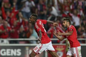 BENFICA GOLEIA AROUCA (4-0) E REFORÇA LIDERANÇA DA I LIGA