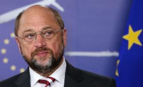 SCHULZ RECEBEU MANIFESTANTES CURDOS QUE FORÇARAM ENTRADA NO PARLAMENTO EUROPEU