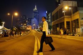 HONG KONG: DESMOBILIZAÇÃO CRESCE, COM DIÁLOGO COM O GOVERNO NO HORIZONTE