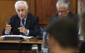 BES: CARLOS COSTA DIZ QUE SÓ BRUXELAS PODE EXPLICAR DISCREPÂNCIA DE DATAS RELATIVAS À RESOLUÇÃO
