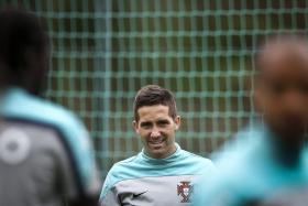 MOUTINHO “FOGE” DO PASSADO E SÓ PENSA EM VENCER A FRANÇA E A DINAMARCA