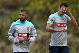 TODOS DISPONÍVEIS NO ÚLTIMO TREINO DE PORTUGAL EM ÓBIDOS