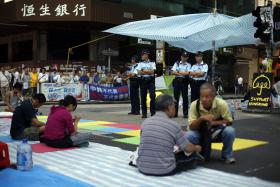 ESTUDANTES NÃO RECUARÃO E PODEM ALARGAR OCUPAÇÕES EM HONG KONG