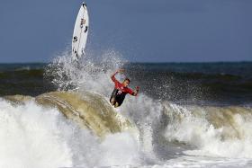 ORGANIZAÇÃO MANTÉM EM ESPERA MOCHE RIP CURL PRO PORTUGAL