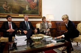 OE2015: ECONOMIA DEVERÁ CRESCER 1,5% E DESEMPREGO DESCER PARA 13,4%