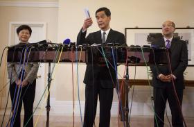 EXECUTIVO DE HONG KONG DIZ ESTAR DISPONÍVEL PARA PROSSEGUIR DIÁLOGO COM MANIFESTANTES