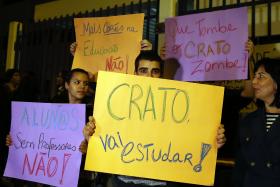 PAIS E PROFESSORES DA PEDRO DE SANTARÉM PROTESTAM PELA FALTA DE 23 DOCENTES