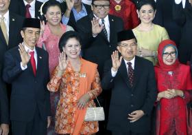 JOKO WIDODO TOMA POSSE COMO PRESIDENTE DA INDONÉSIA