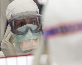 ÉBOLA: EUA VALORIZAM APOIO CUBANO, MAS EVITAM DIZER SE COLABORAM COM PAÍS NA LUTA