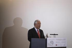 ANTÓNIO COSTA ATACA “ILUSÃO” DE QUE A CRISE DO EURO ESTÁ ULTRAPASSADA