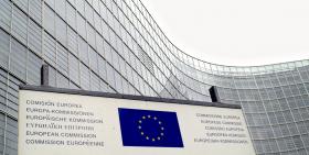 BRUXELAS DIZ QUE META DO DÉFICE DE 2015 SÓ É ALCANÇADA COM MEDIDAS ADICIONAIS
