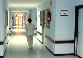 SINDICATO DOS ENFERMEIROS ACUSA HOSPITAL BARREIRO/MONTIJO DE PÔR DOENTES NOS CORREDORES