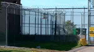 GUARDA PRISIONAL DE SAINT JOHN É ACUSADO DE POSSE DE DROGA