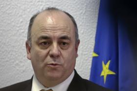 VISTOS GOLD: DIRETOR DO SEF ACUSADO DE DOIS CRIMES DE CORRUPÇÃO PASSIVA