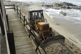 OBRAS DE PROTEÇÃO COSTEIRA INSUSTENTÁVEIS A MÉDIO E LONGO PRAZO — RELATÓRIO