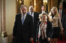 OE0214: ESTADO PAGOU À ‘TROIKA’ MAIS DE 1.600 ME EM JUROS E COMISSÕES ATÉ OUTUBRO