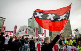 FRANÇA QUER IMPEDIR ENTRADA DE ADEPTOS DO AJAX SEM BILHETES