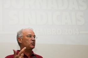 EMPENHO DA ESCOLA PÚBLICA ESTÁ A SER “CRIMINOSAMENTE DESPERDIÇADO” – CGTP