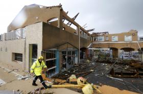 INUNDAÇÕES FAZEM TRÊS MORTOS E DOIS DESAPARECIDOS EM FRANÇA