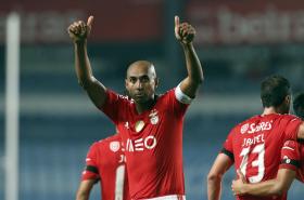 BENFICA SEGURA LIDERANÇA DA I LIGA COM VITÓRIA EM COIMBRA