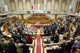 OE2015: PSD E CDS-PP APROVAM MANUTENÇÃO DA SUSPENSÃO DOS COMPLEMENTOS DE PENSÕES