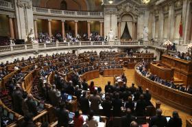 IRS: PS VAI OPOR-SE À REFORMA NA VOTAÇÃO FINAL GLOBAL, DIZ DEPUTADO SOCIALISTA