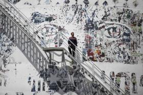 VHILS É UMA DAS “ESTRELAS EM ASCENSÃO NA ARTE URBANA” EM PROGRAMA DA CNN