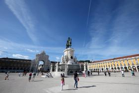 ESTÁTUA DE D. JOSÉ I (LISBOA) É PALCO INÉDITO PARA ESPETÁCULO MULTIMÉDIA DE NATAL