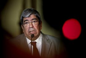 PASSOS COELHO “ESTÁ ENGANADO” SE PENSA QUE MAIS POBRES NÃO SOFRERAM COM A CRISE – FERRO RODRIGUES