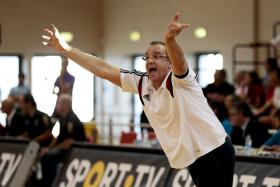 BENFICA HOMENAGEIA CARLOS LISBOA PELOS 30 ANOS DESDE A ESTREIA NO CAMPEONATO