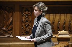 MINISTRA DAS FINANÇAS DIZ QUE NOVA LEI SOBRE UNIÃO BANCÁRIA PROTEGE CONTRIBUINTES, PCP E BE PEDEM BANCA PÚBLICA