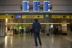 PJ DETEVE NOVE HOMENS E APREENDE 90 KG DE COCAÍNA NO AEROPORTO DE LISBOA