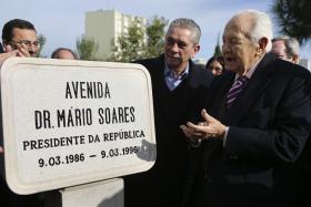 MÁRIO SOARES RESPONSABILIZA CAVACO SILVA PELAS POLÍTICAS DO GOVERNO