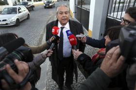 ADVOGADO DO EX-PRIMEIRO-MINISTRO ADIA ENTREGA DE RECURSO