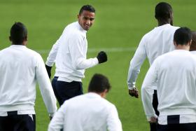 DANILO RECUPERA DE MIALGIA E REGRESSA AOS TREINOS DO FC PORTO