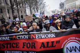 MILHARES DE PESSOAS DESFILAM EM WASHINGTON CONTRA VIOLÊNCIA RACIAL DA POLÍCIA