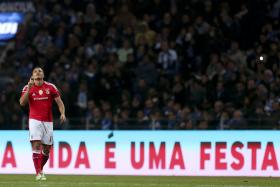 BENFICA VENCE NO DRAGÃO E AUMENTA PARA SEIS PONTOS VANTAGEM SOBRE “DRAGÕES”