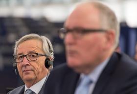 JUNCKER INSTA GOVERNOS A APOIAREM PLANO DE INVESTIMENTOS E “NÃO SÓ COM PALAVRAS”